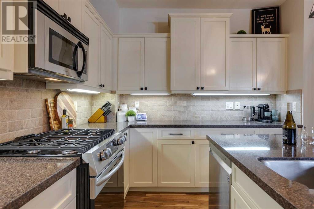 Single Family House for Sale in    Street NW Parkdale Calgary 