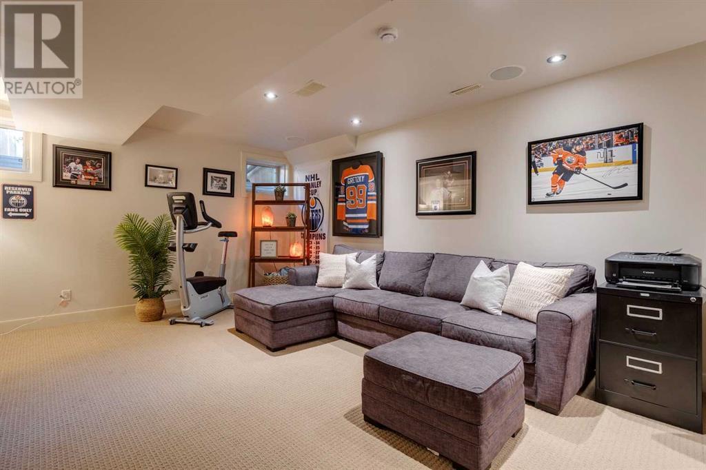Single Family House for Sale in    Street NW Parkdale Calgary 