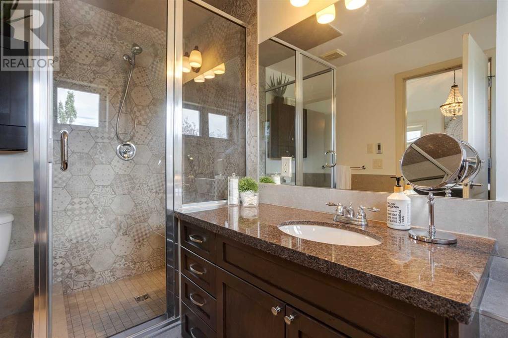 Single Family House for Sale in    Street NW Parkdale Calgary 