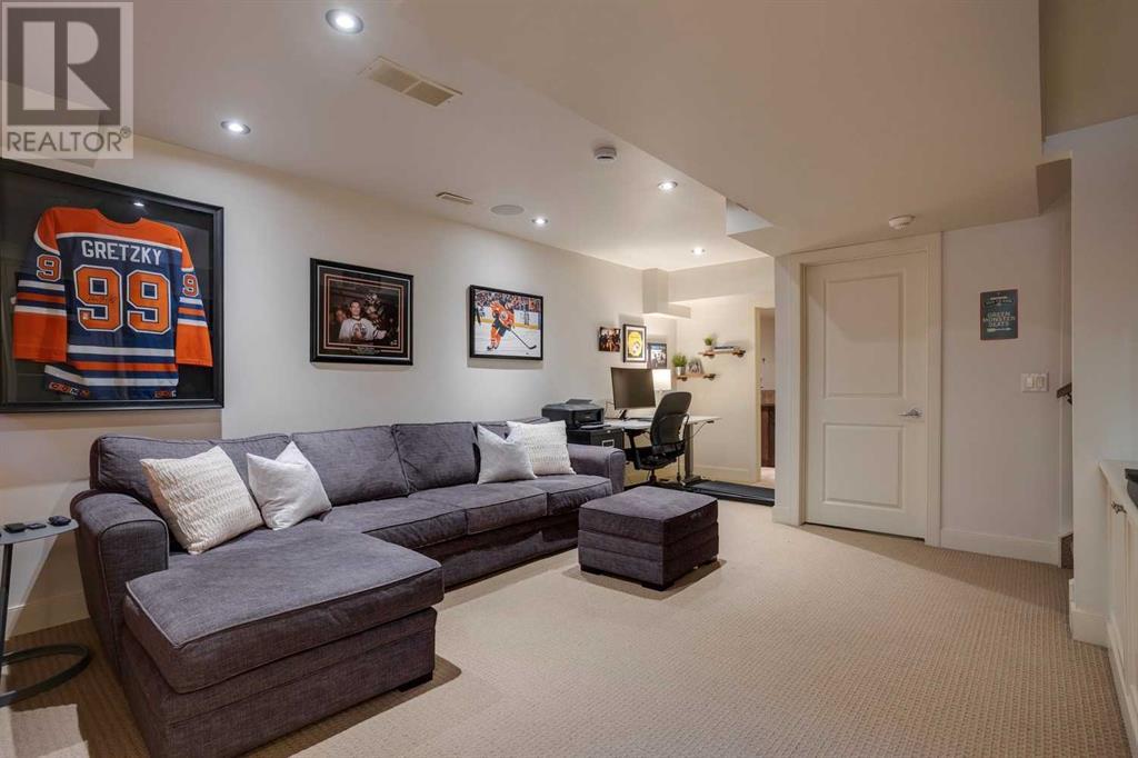 Single Family House for Sale in    Street NW Parkdale Calgary 