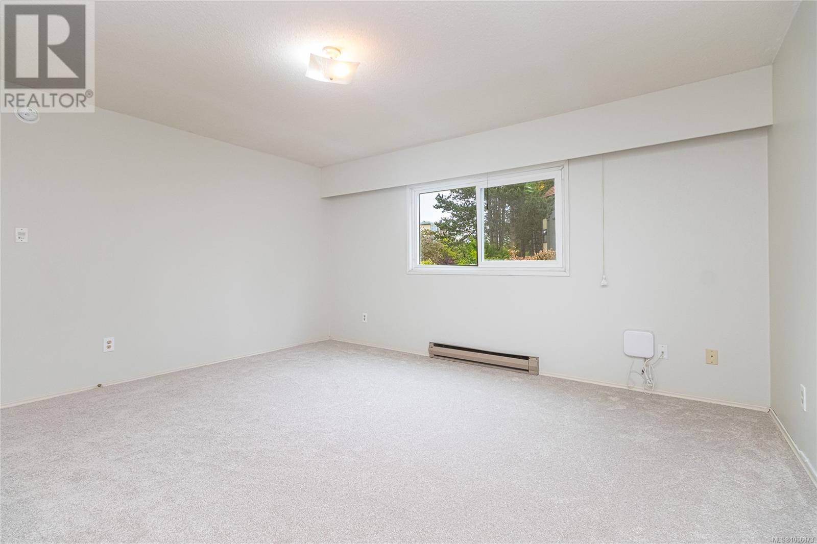 Single Family House for Sale in   Rockland Ave Victoria 