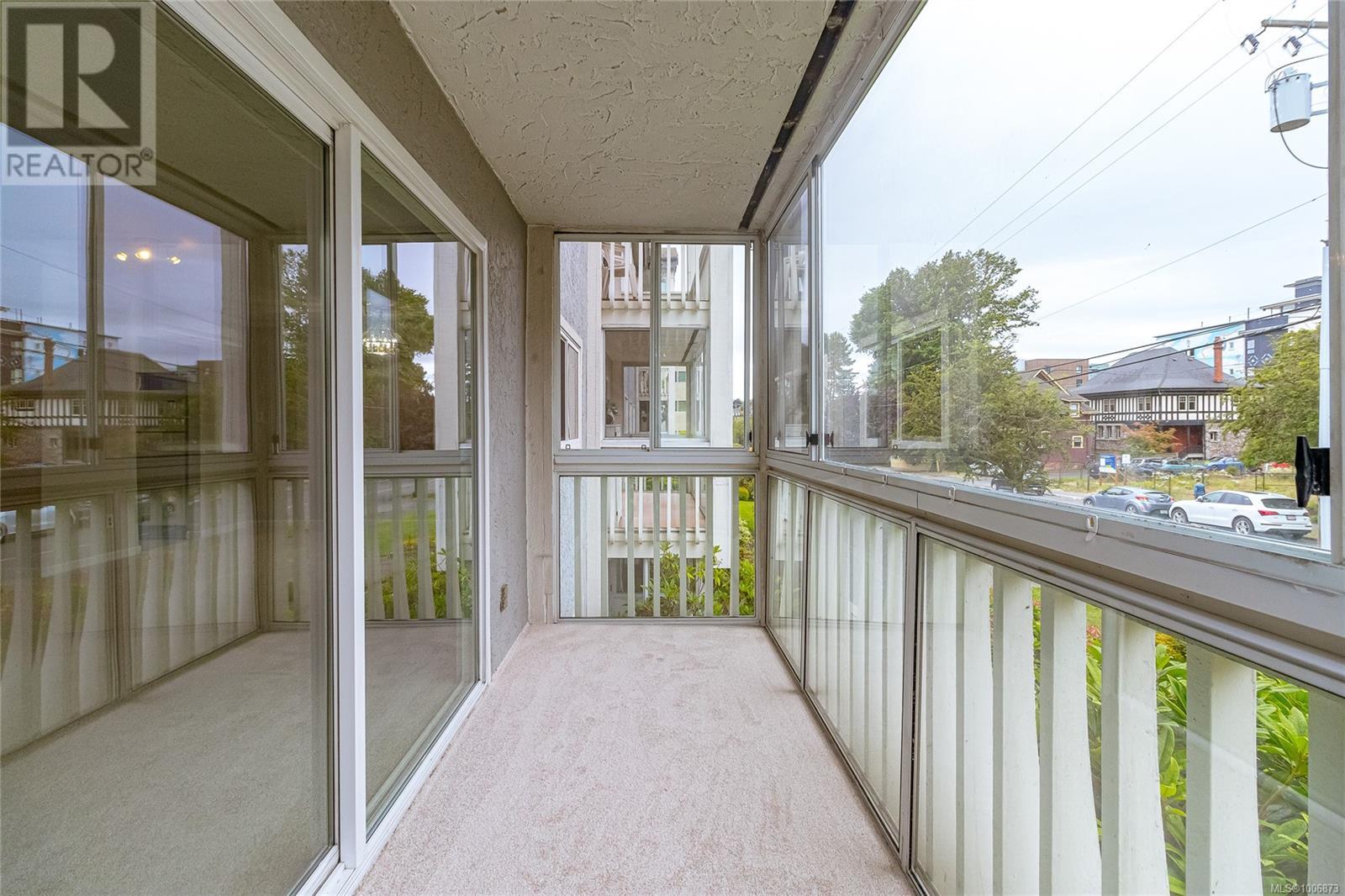Single Family House for Sale in   Rockland Ave Victoria 