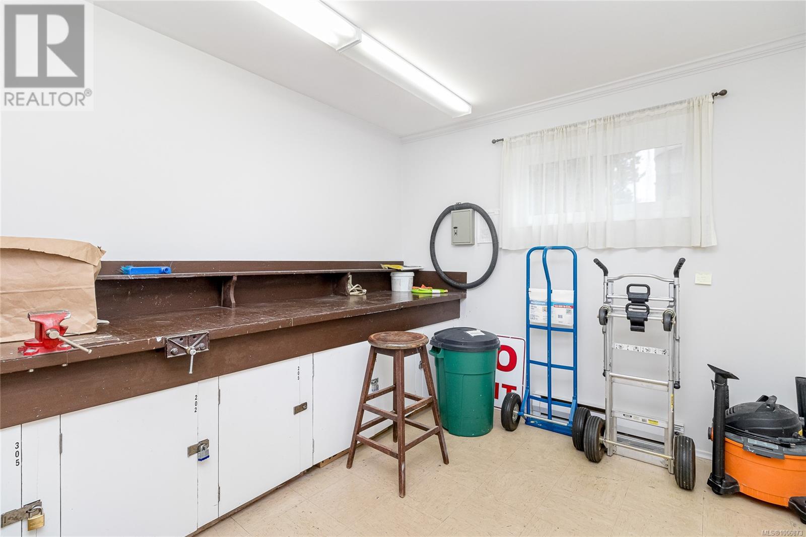 Single Family House for Sale in   Rockland Ave Victoria 