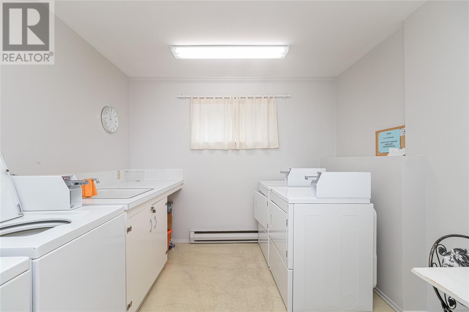 Single Family House for Sale in   Rockland Ave Victoria 