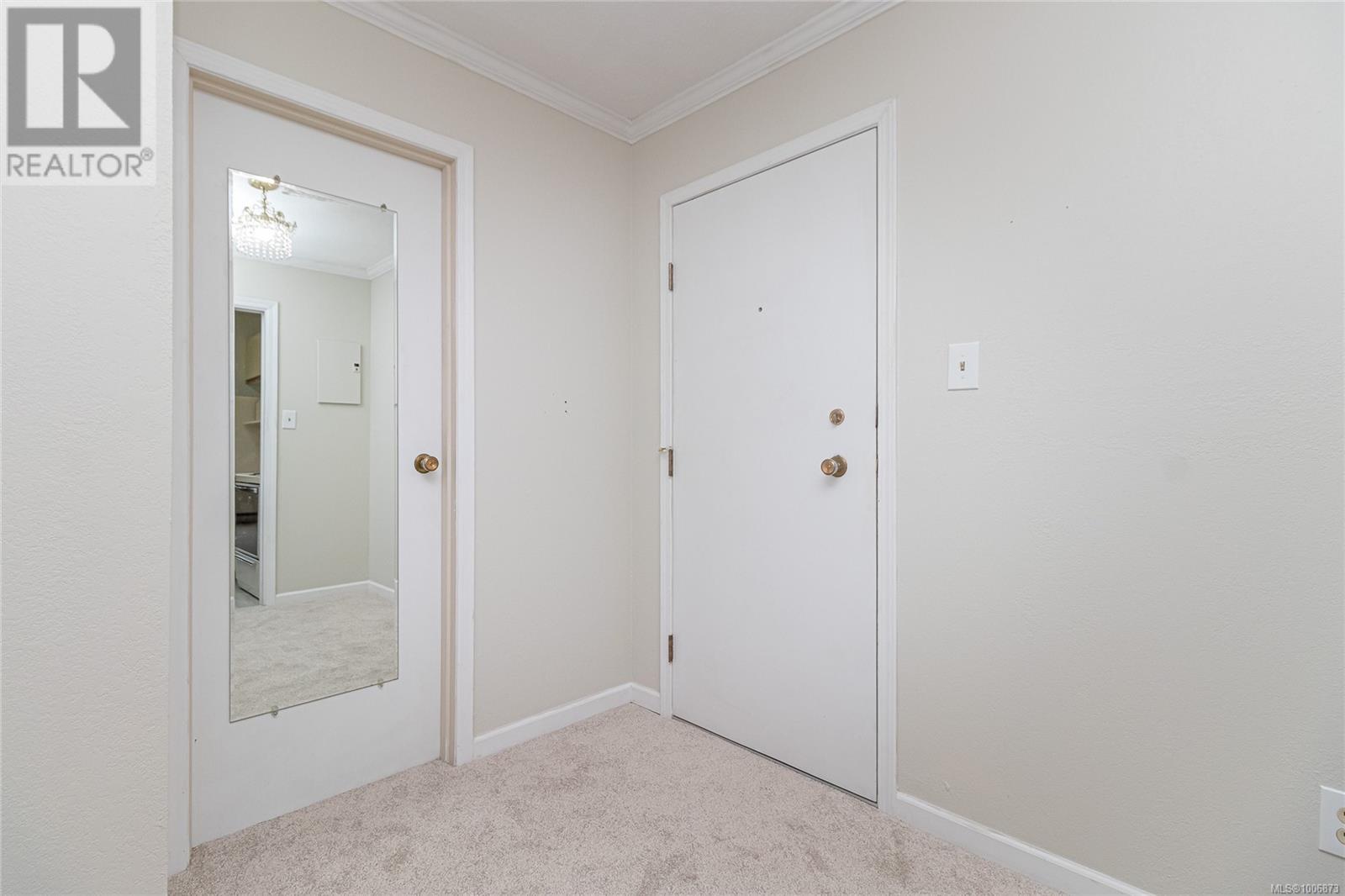 Single Family House for Sale in   Rockland Ave Victoria 