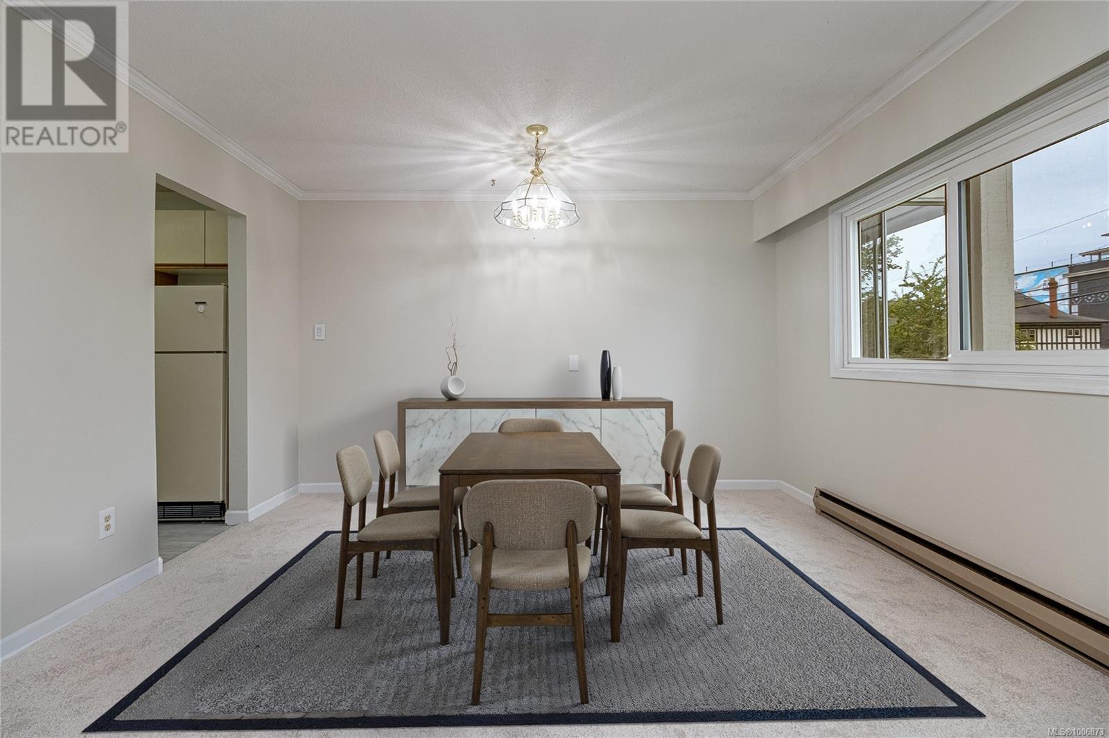 Single Family House for Sale in   Rockland Ave Victoria 