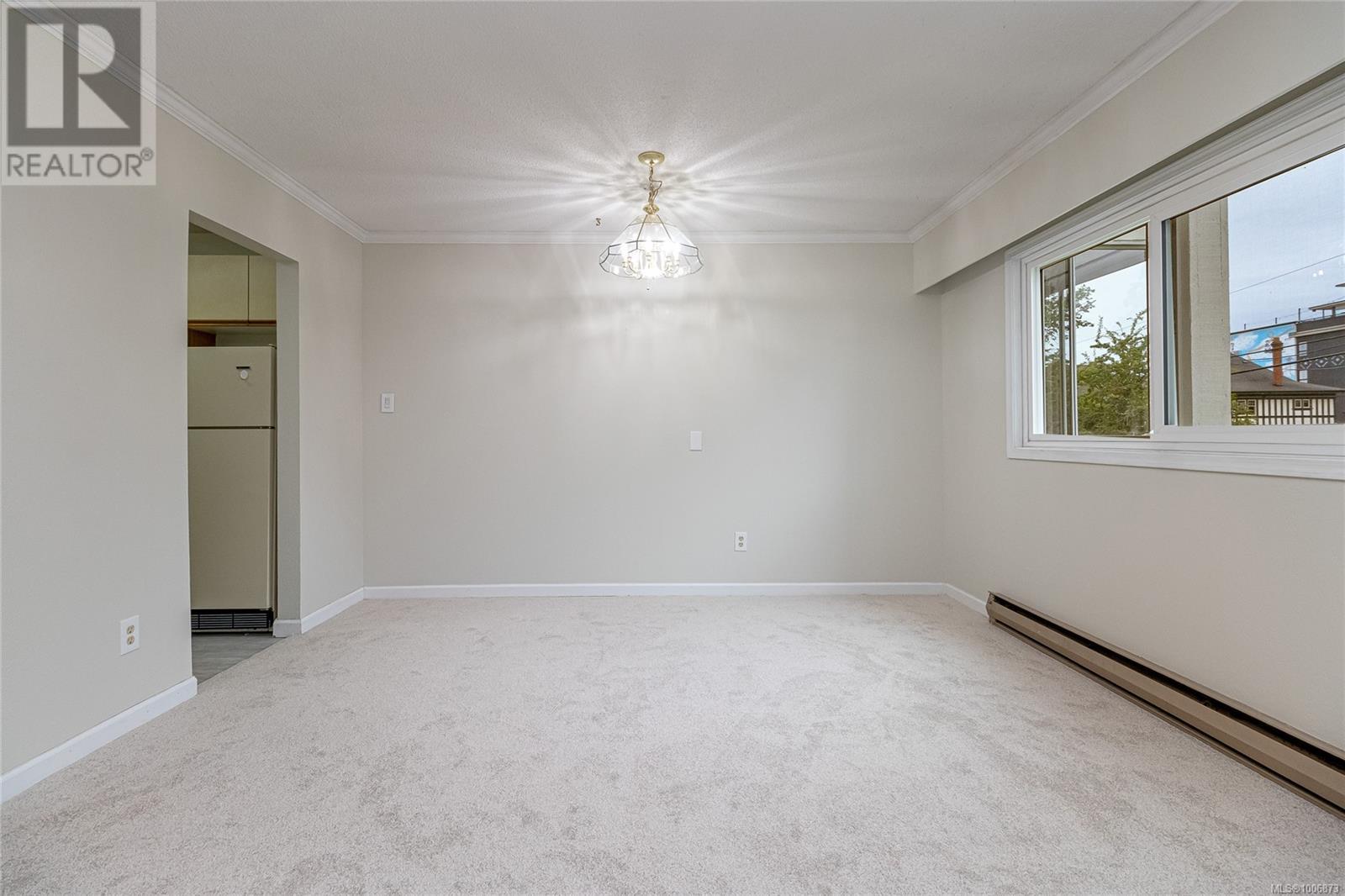 Single Family House for Sale in   Rockland Ave Victoria 