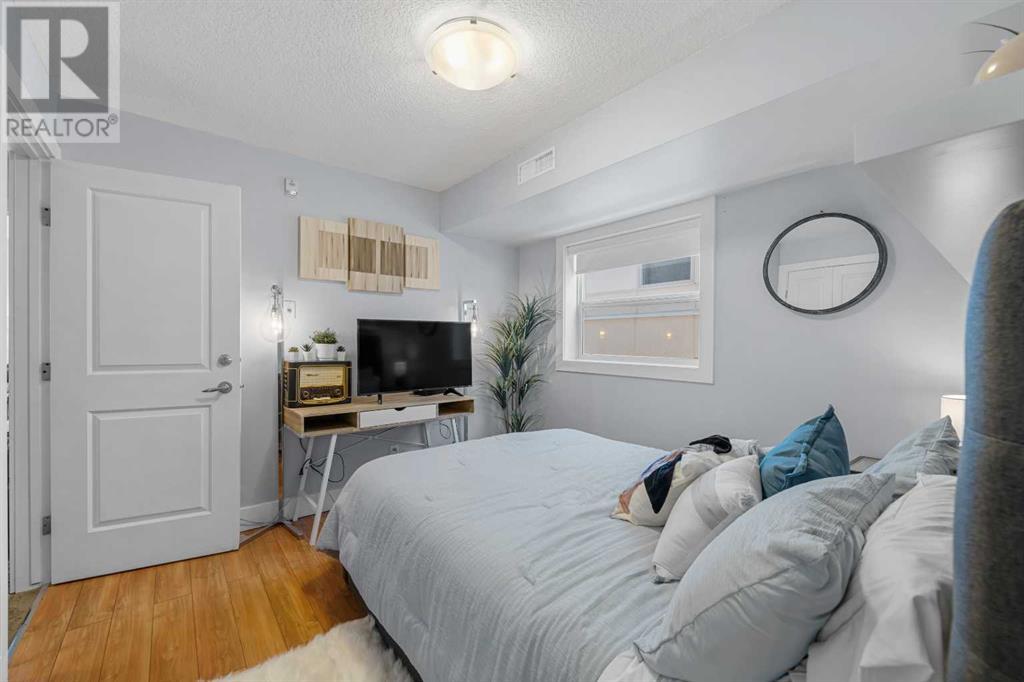 Single Family House for Sale in    Avenue SW Altadore Calgary 