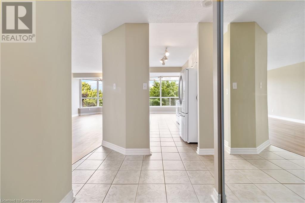 Photo 7 of 1276 Maple Crossing Boulevard Unit 412, Burlington ON