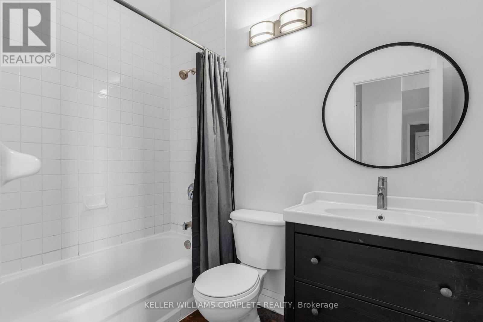 Photo 10 of 402 11 Rebecca Street, Hamilton ON