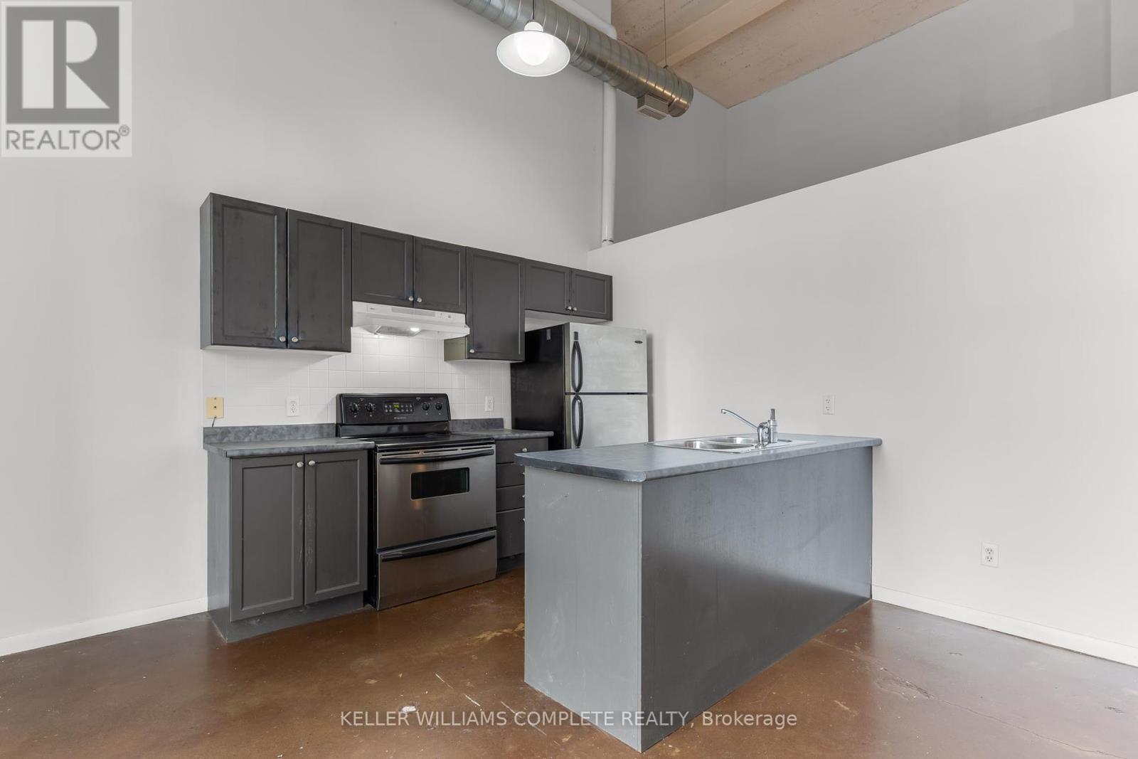 Photo 7 of 402 11 Rebecca Street, Hamilton ON