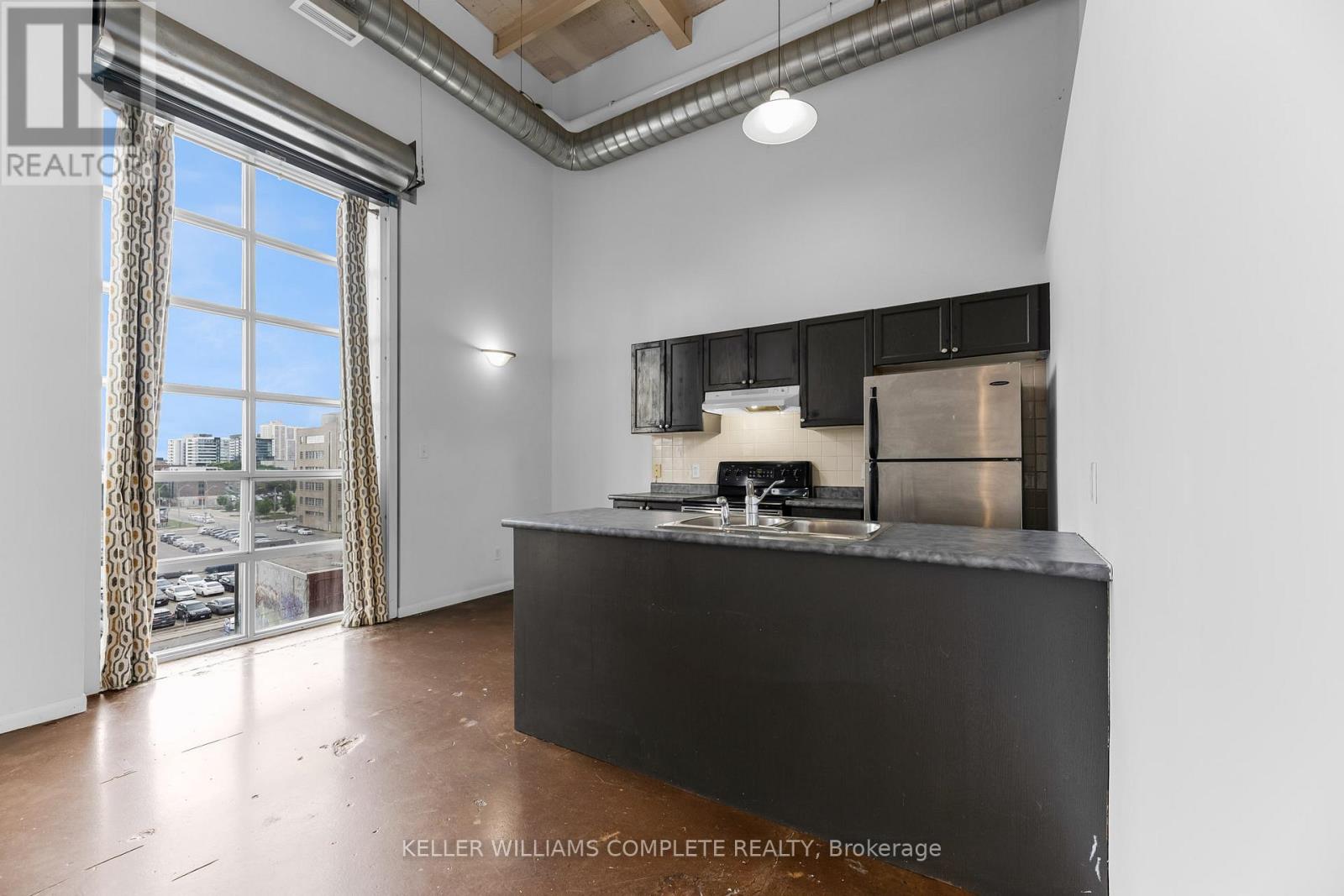 Photo 5 of 402 11 Rebecca Street, Hamilton ON