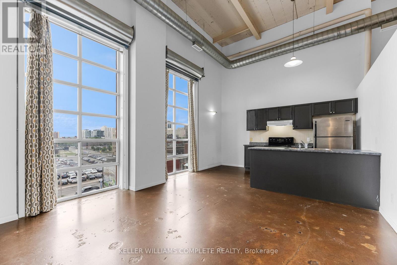 Photo 4 of 402 11 Rebecca Street, Hamilton ON