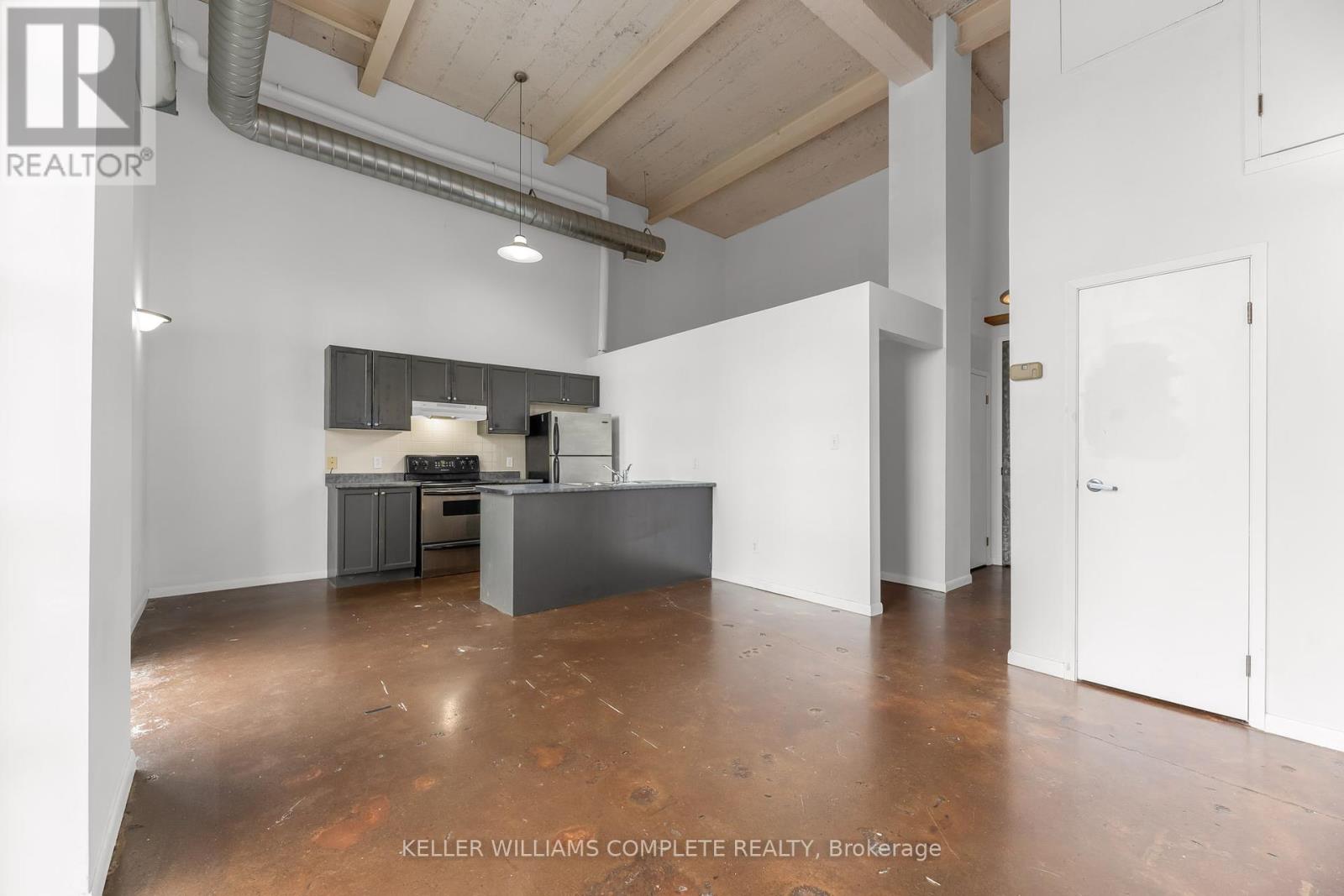Photo 8 of 402 11 Rebecca Street, Hamilton ON