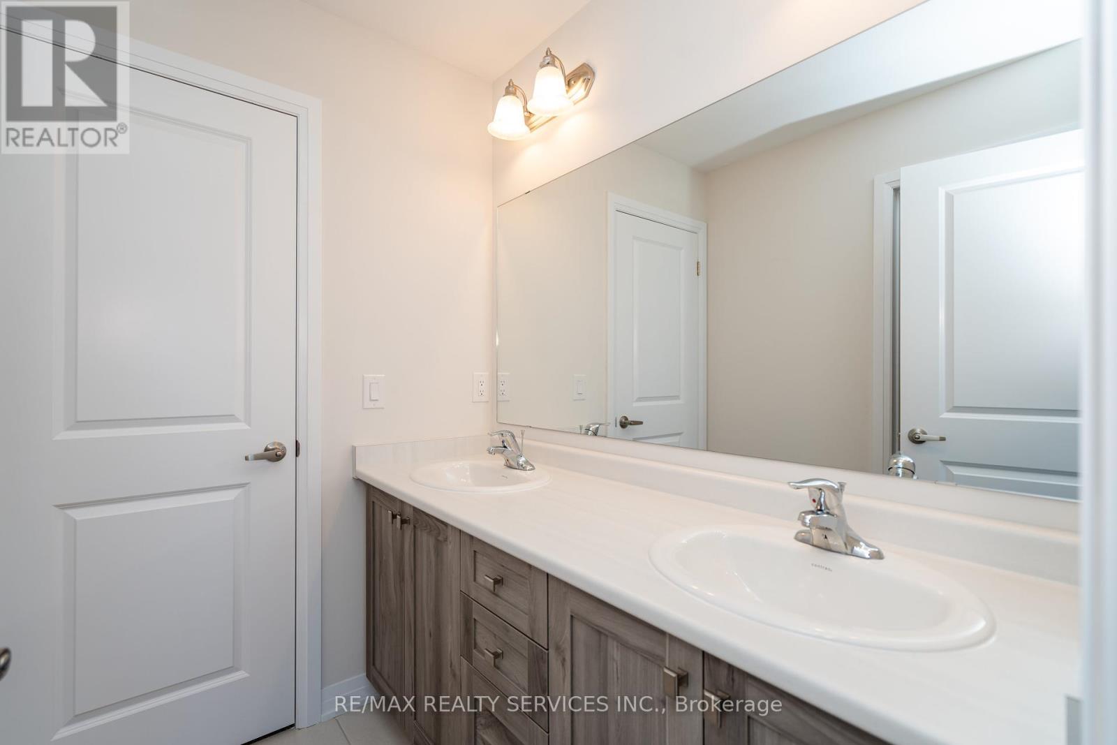 Photo 30 of 269 Dingman Street, Wellington North ON