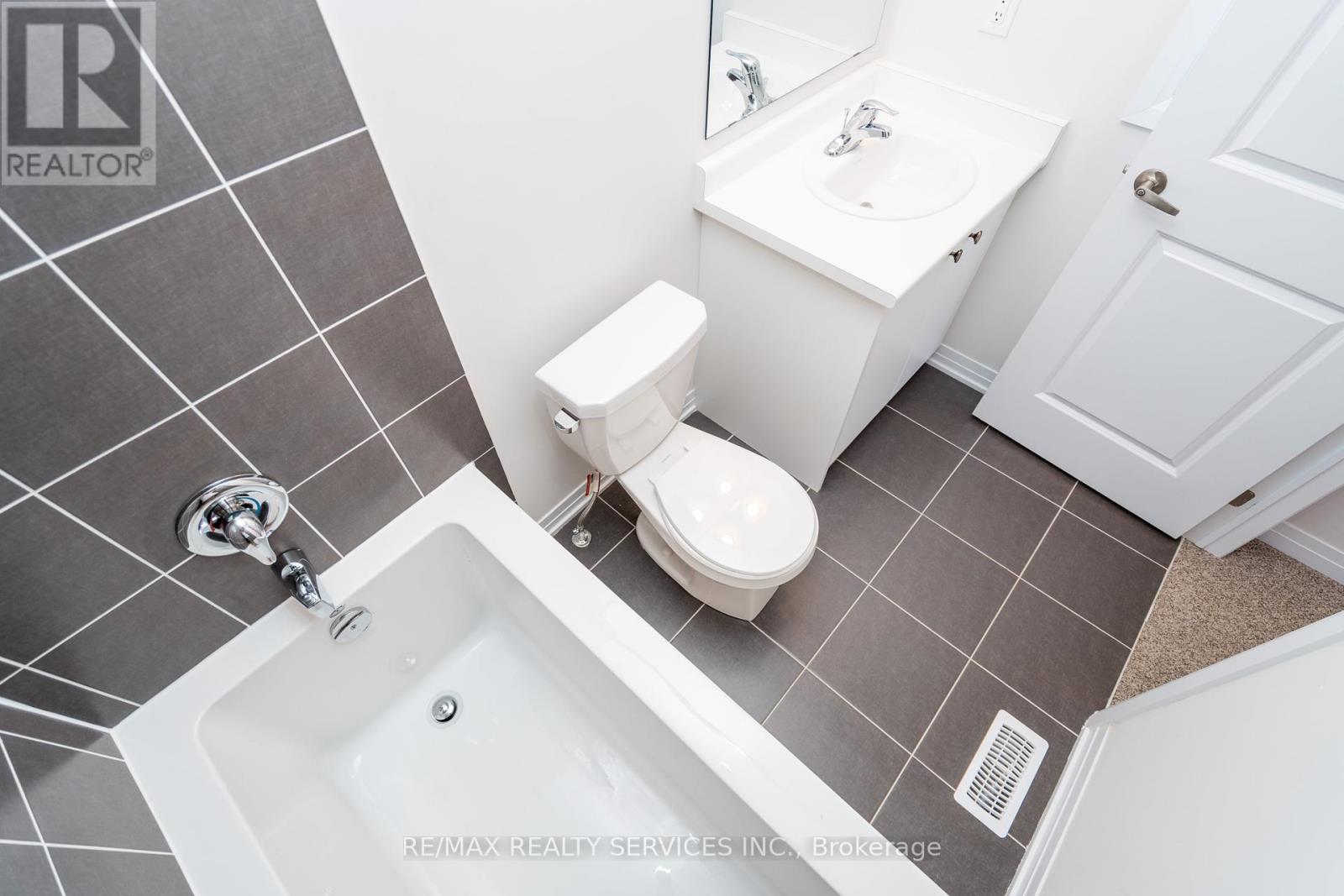 Photo 37 of 269 Dingman Street, Wellington North ON
