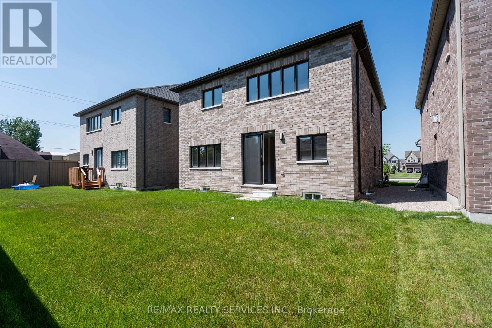 Photo 14 of 269 Dingman Street, Wellington North ON