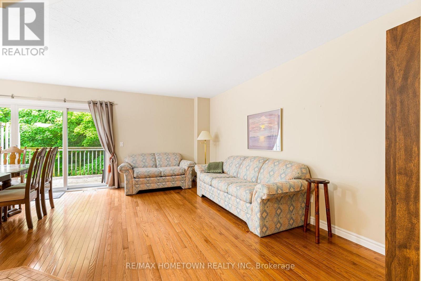 Photo 7 of 271 Beley Street, Brockville ON