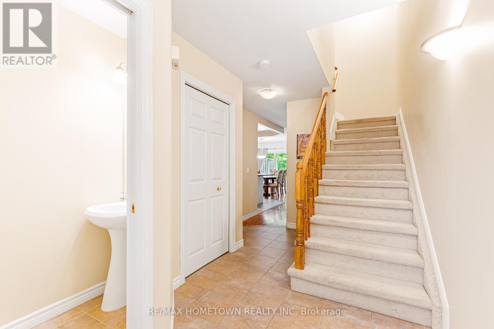 Photo 10 of 271 Beley Street, Brockville ON