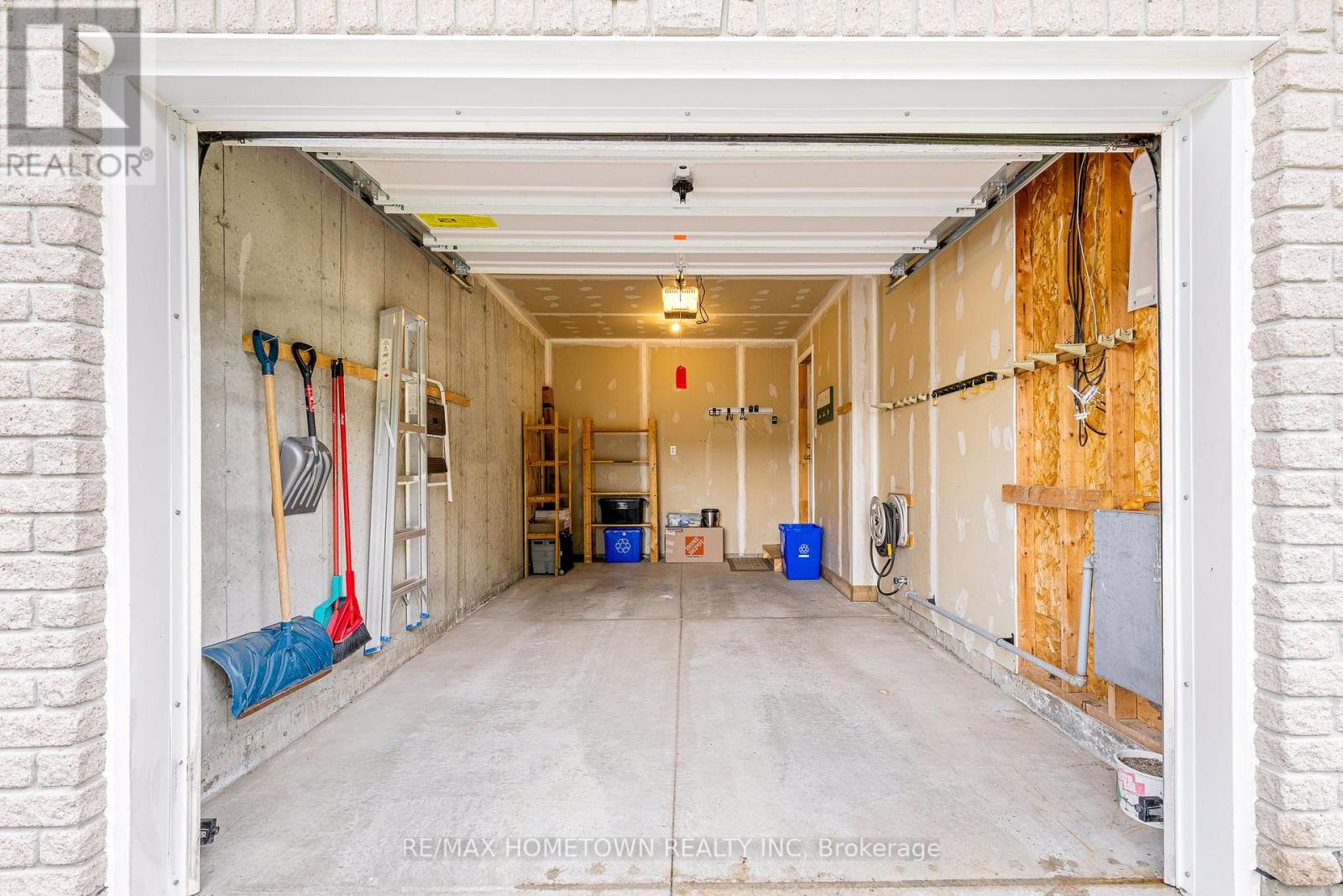 Photo 17 of 271 Beley Street, Brockville ON