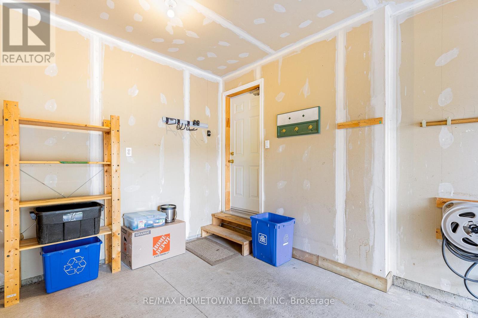 Photo 27 of 271 Beley Street, Brockville ON
