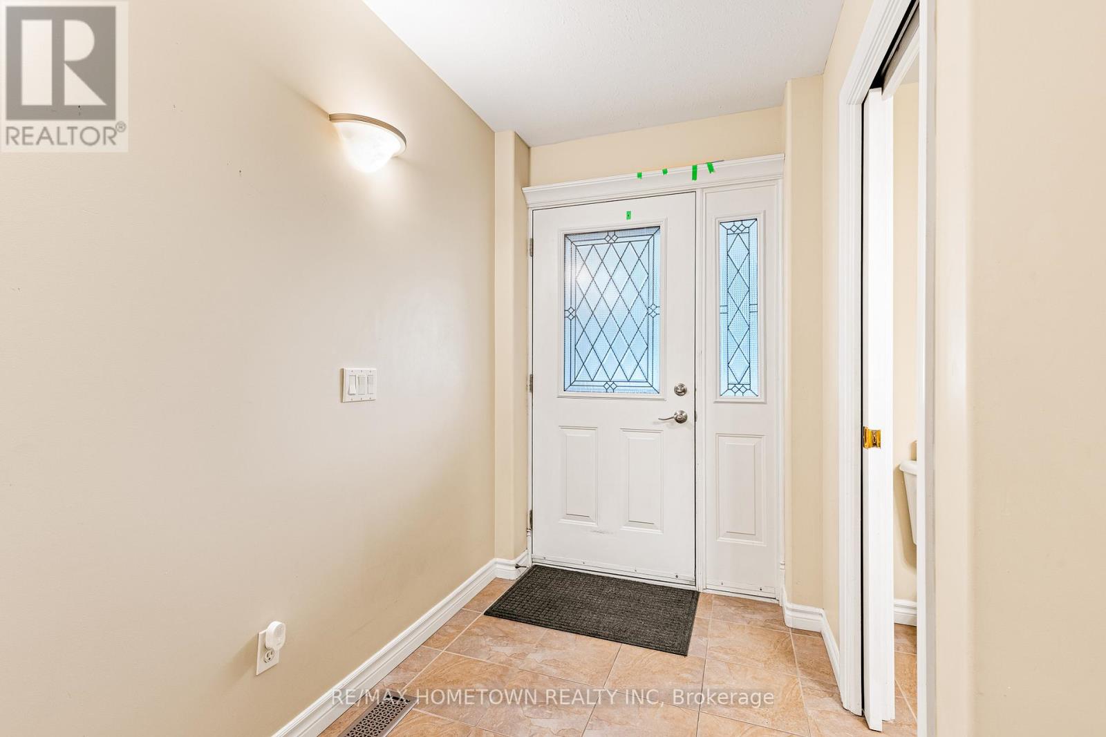 Photo 5 of 271 Beley Street, Brockville ON