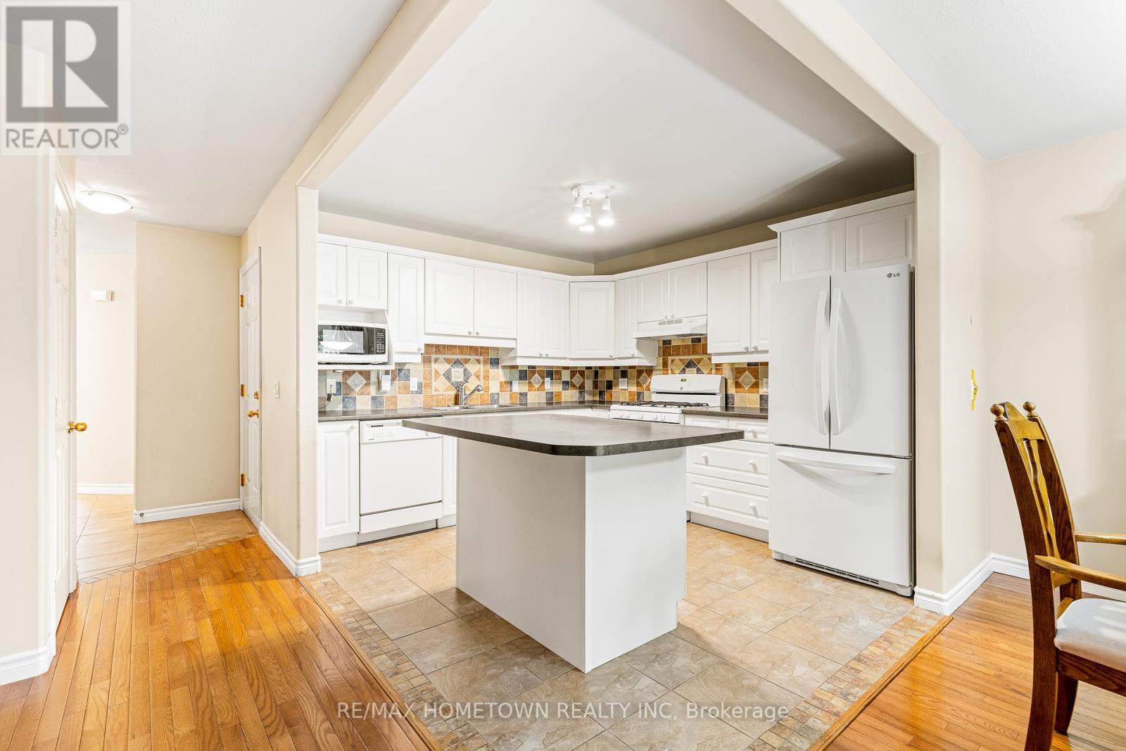 Photo 16 of 271 Beley Street, Brockville ON