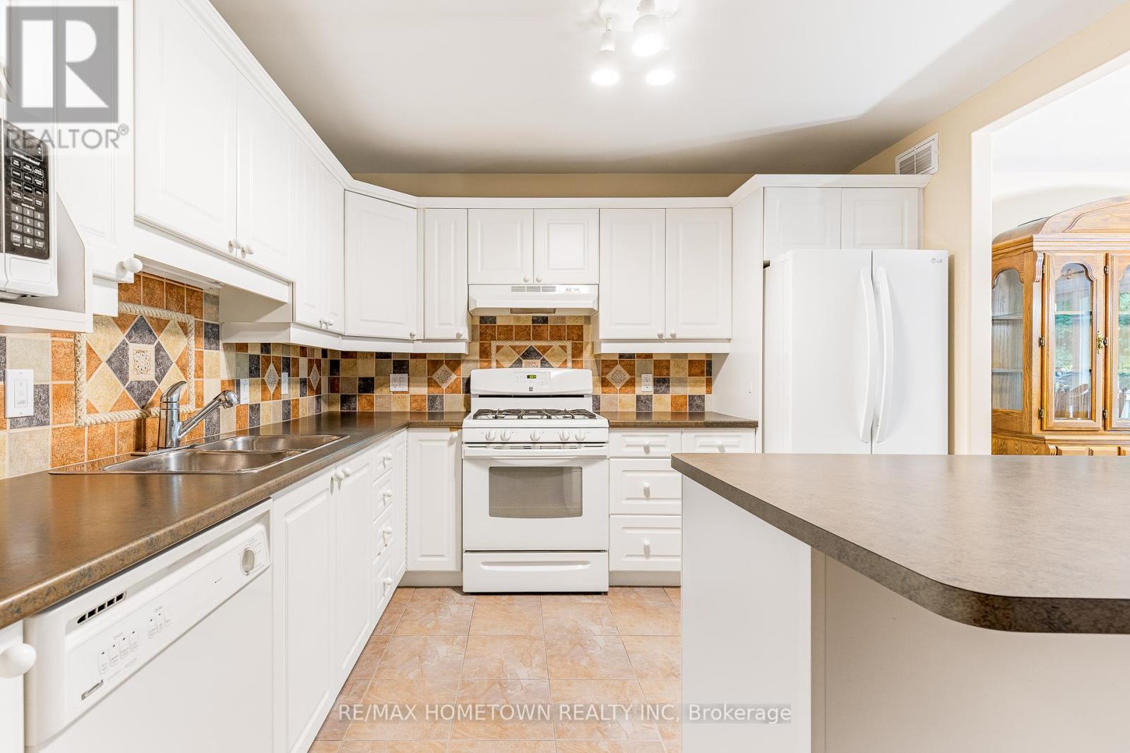 Photo 24 of 271 Beley Street, Brockville ON