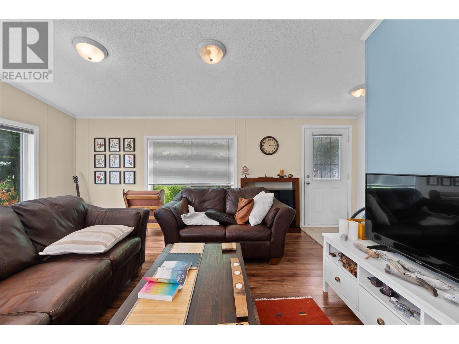 Photo 7 of 4421 73 Avenue Ne, Salmon Arm BC