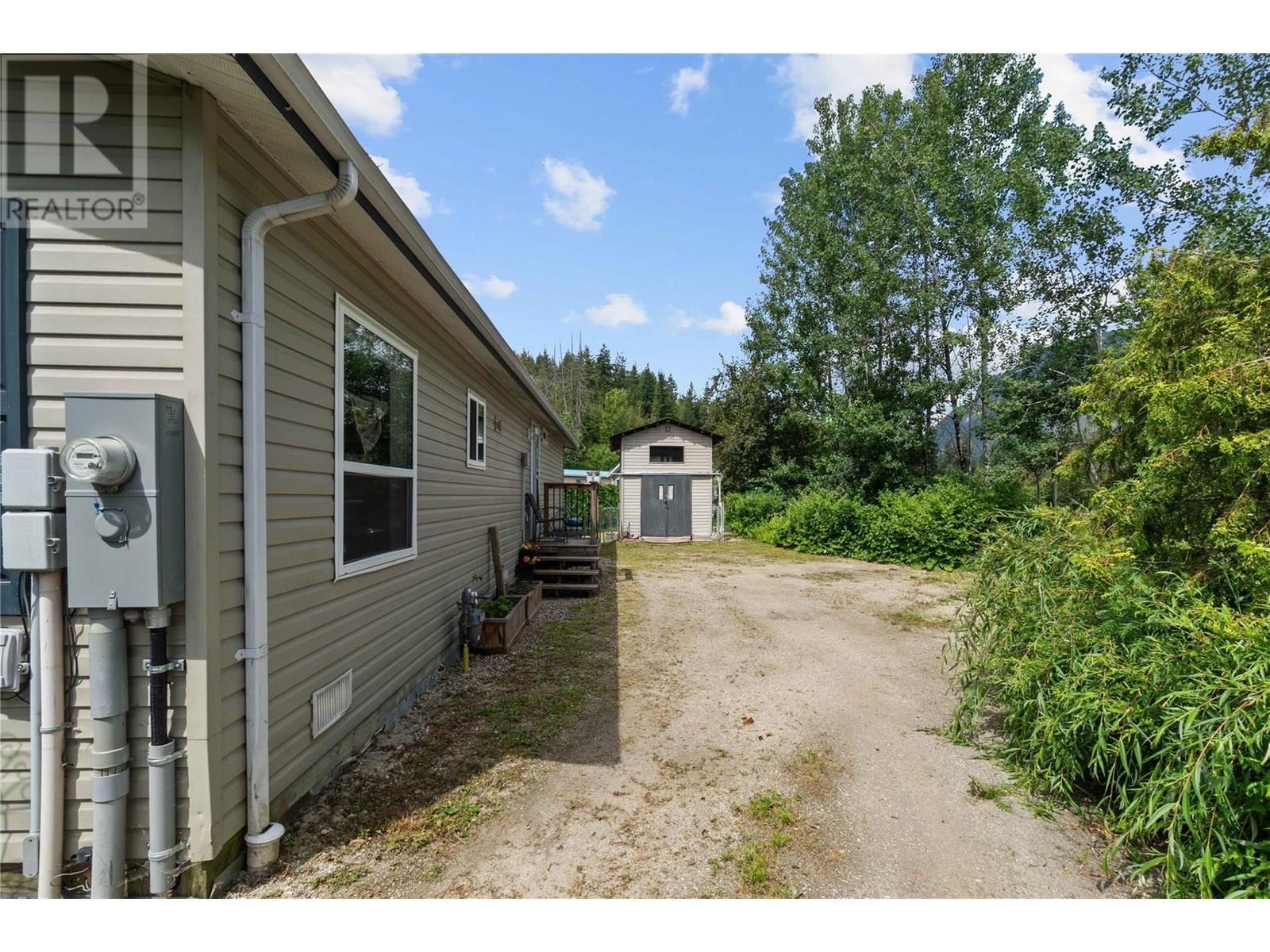 Photo 16 of 4421 73 Avenue Ne, Salmon Arm BC