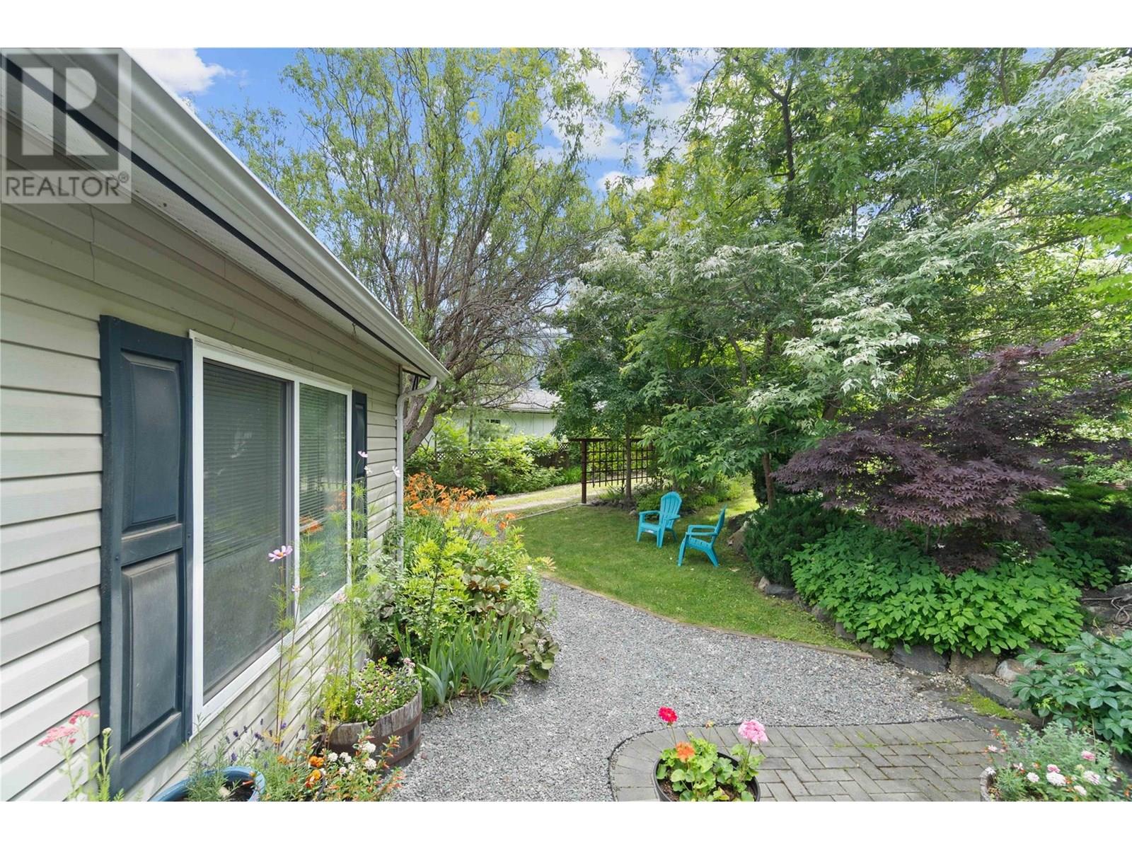 Photo 6 of 4421 73 Avenue Ne, Salmon Arm BC