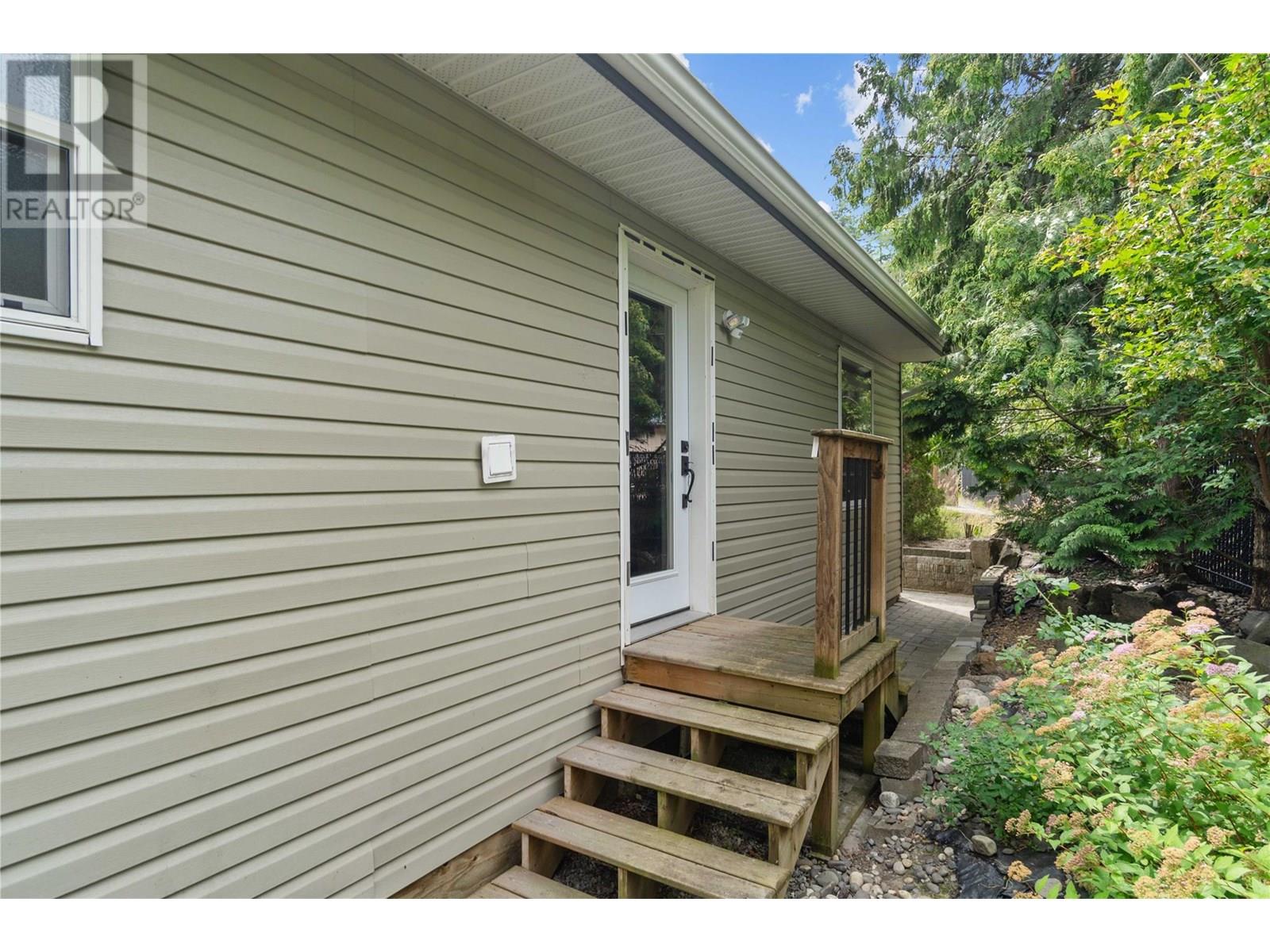 Photo 9 of 4421 73 Avenue Ne, Salmon Arm BC