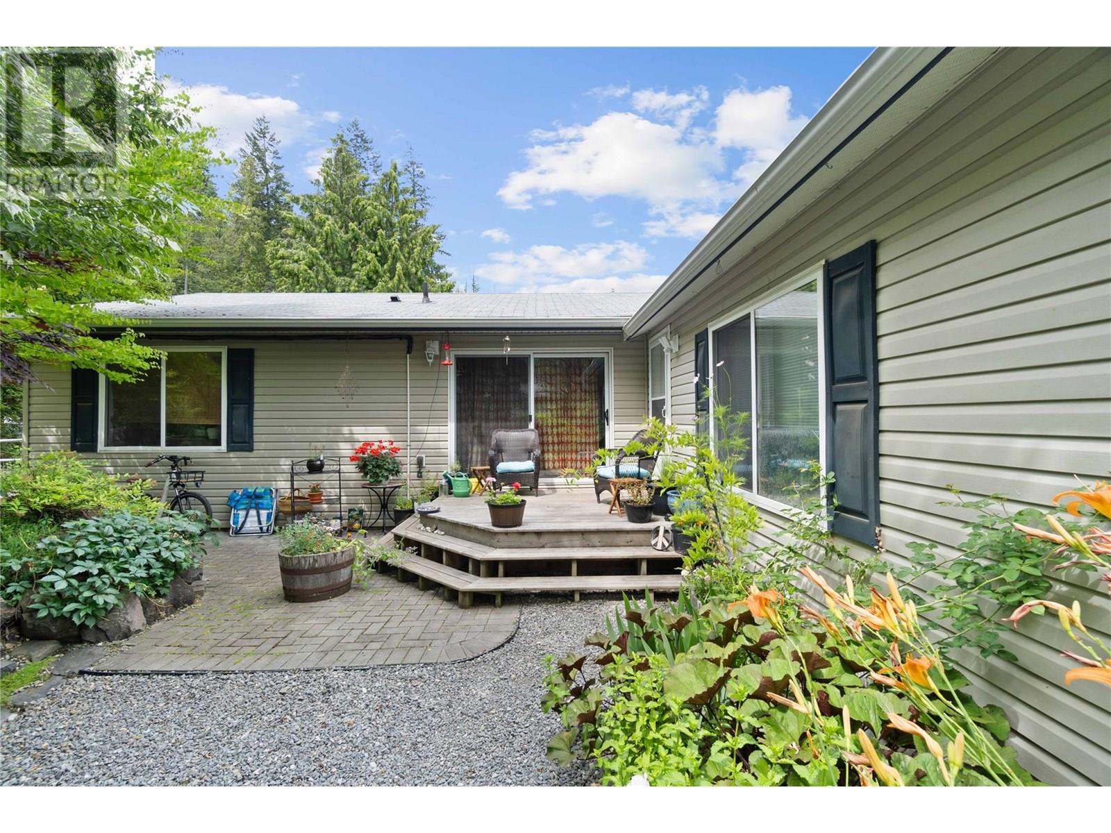 Photo 15 of 4421 73 Avenue Ne, Salmon Arm BC