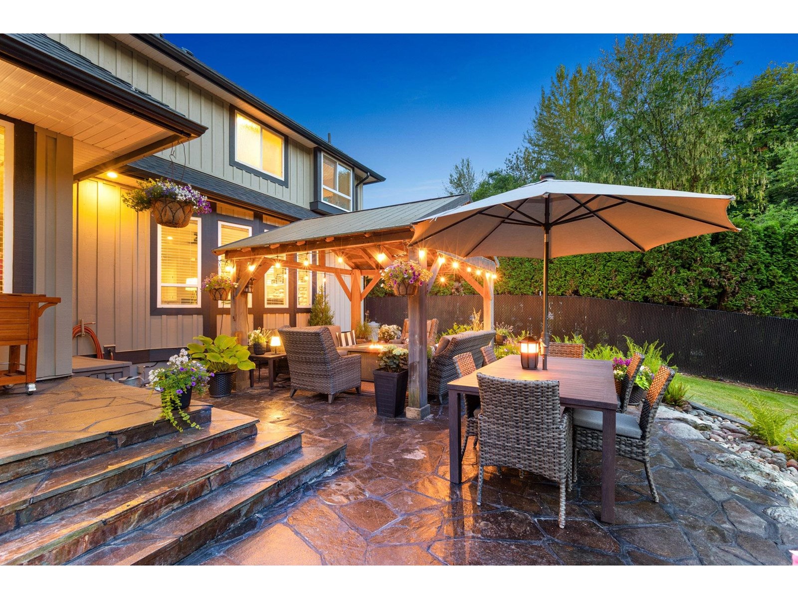 Photo 4 of 10095 181 Street, Surrey BC