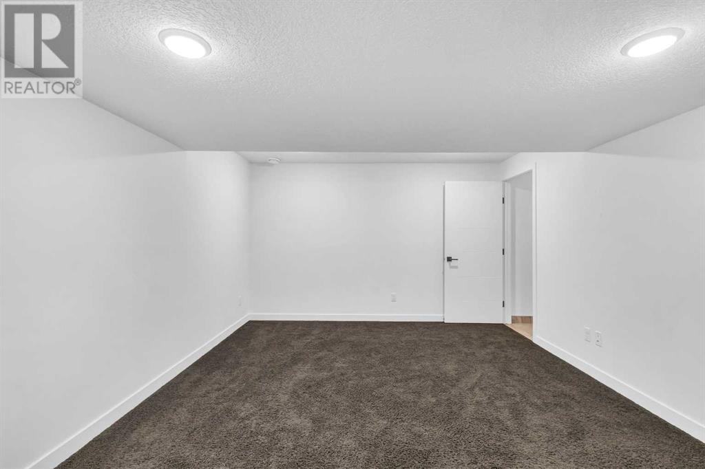 Single Family House for Sale in  Silverado Skies Common SW Silverado Calgary 