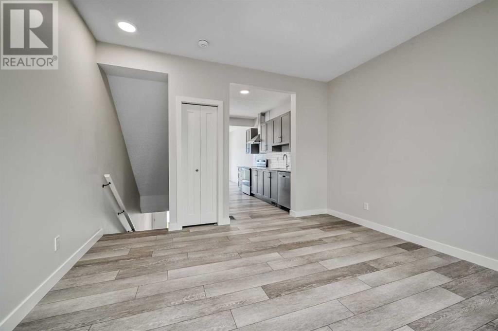 Single Family House for Sale in  Tuscany Summit Square NW Tuscany Calgary 