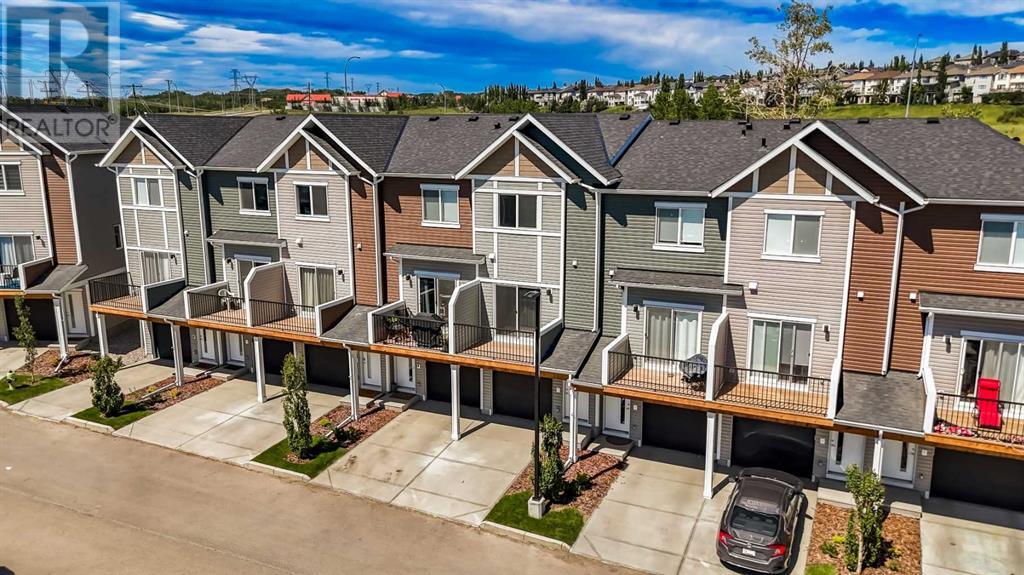 Single Family House for Sale in  Tuscany Summit Square NW Tuscany Calgary 