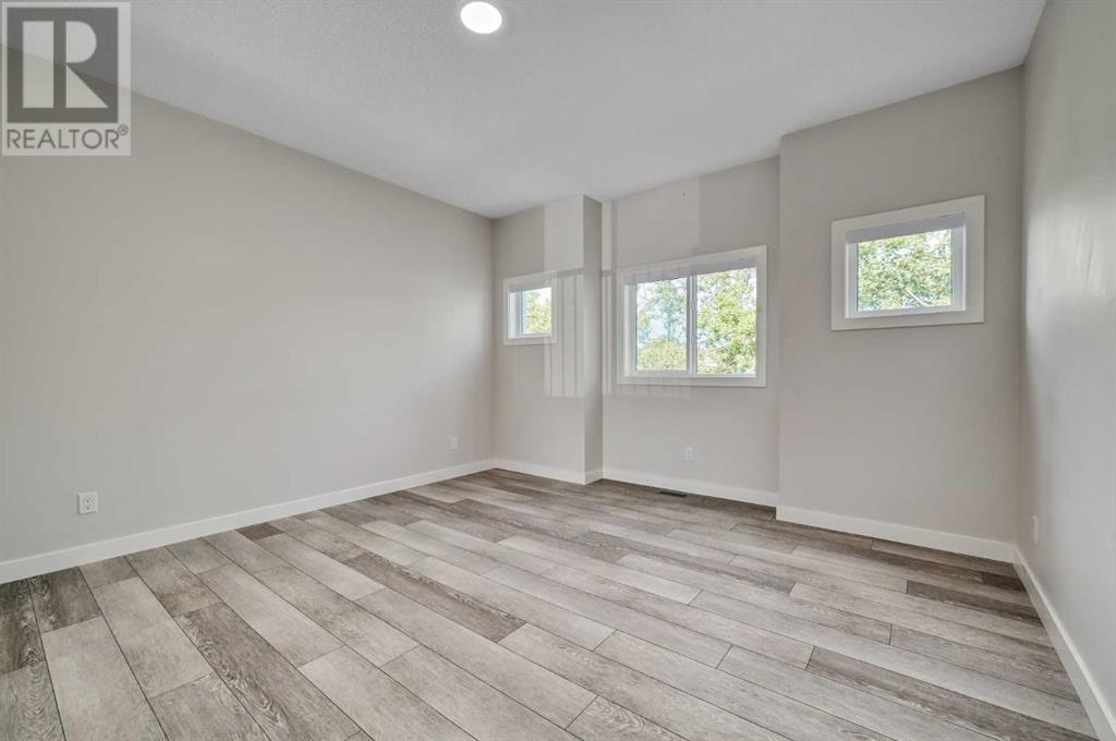 Single Family House for Sale in  Tuscany Summit Square NW Tuscany Calgary 