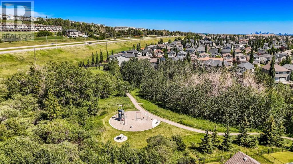 Single Family House for Sale in  Tuscany Summit Square NW Tuscany Calgary 