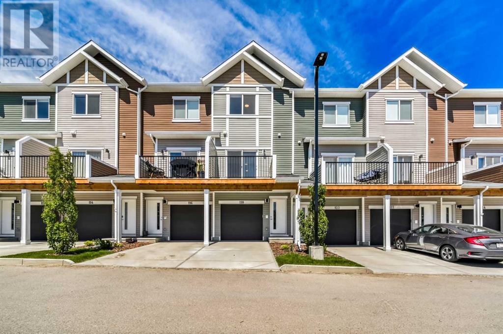 Single Family House for Sale in  Tuscany Summit Square NW Tuscany Calgary 