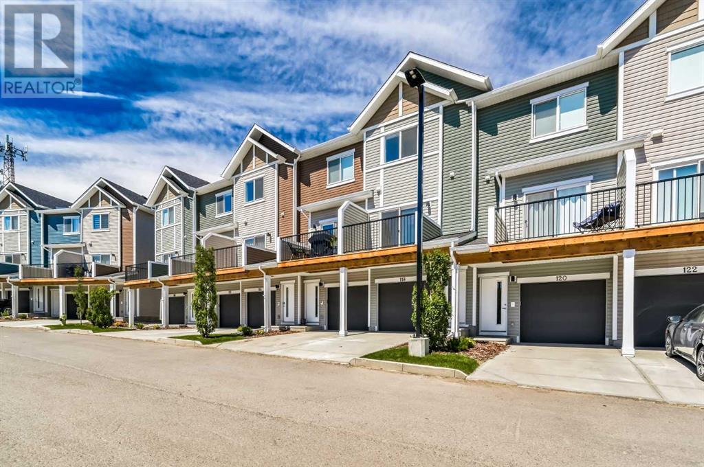 Single Family House for Sale in  Tuscany Summit Square NW Tuscany Calgary 