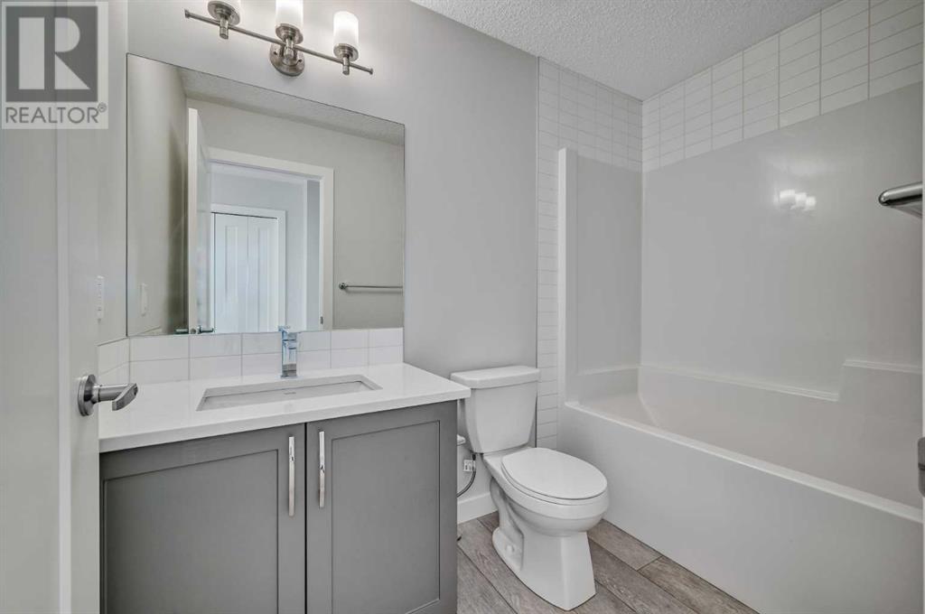 Single Family House for Sale in  Tuscany Summit Square NW Tuscany Calgary 