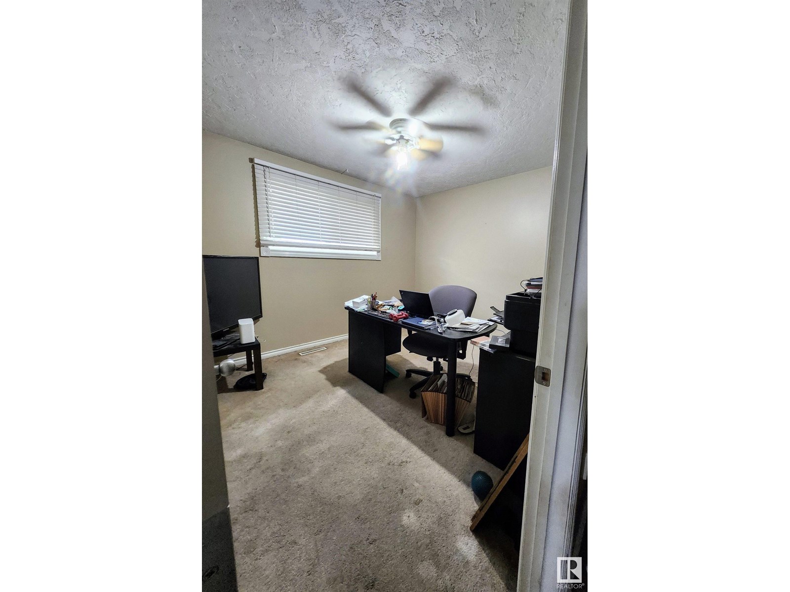 Photo 3 of 16 Raven Dr, Sherwood Park AB