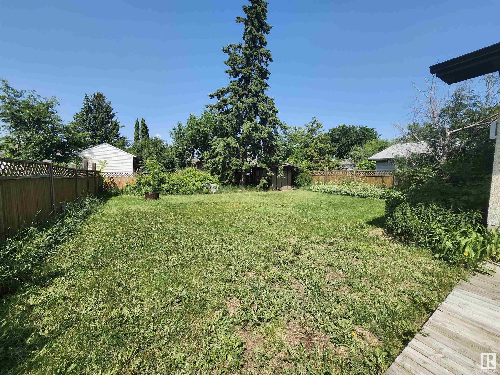 Photo 5 of 16 Raven Dr, Sherwood Park AB