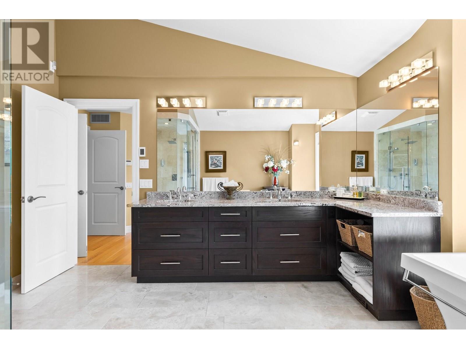  1554 Chardonnay Place, West Kelowna