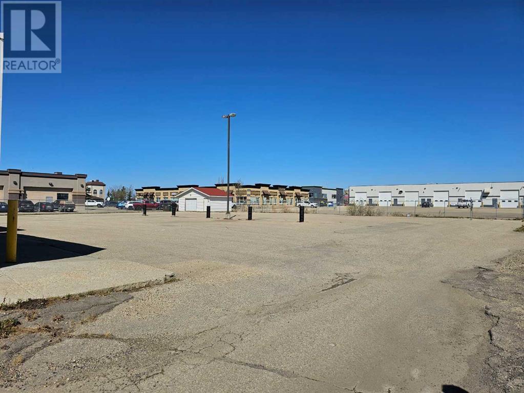 Photo 10 of 10070 117 Avenue, Grande Prairie AB