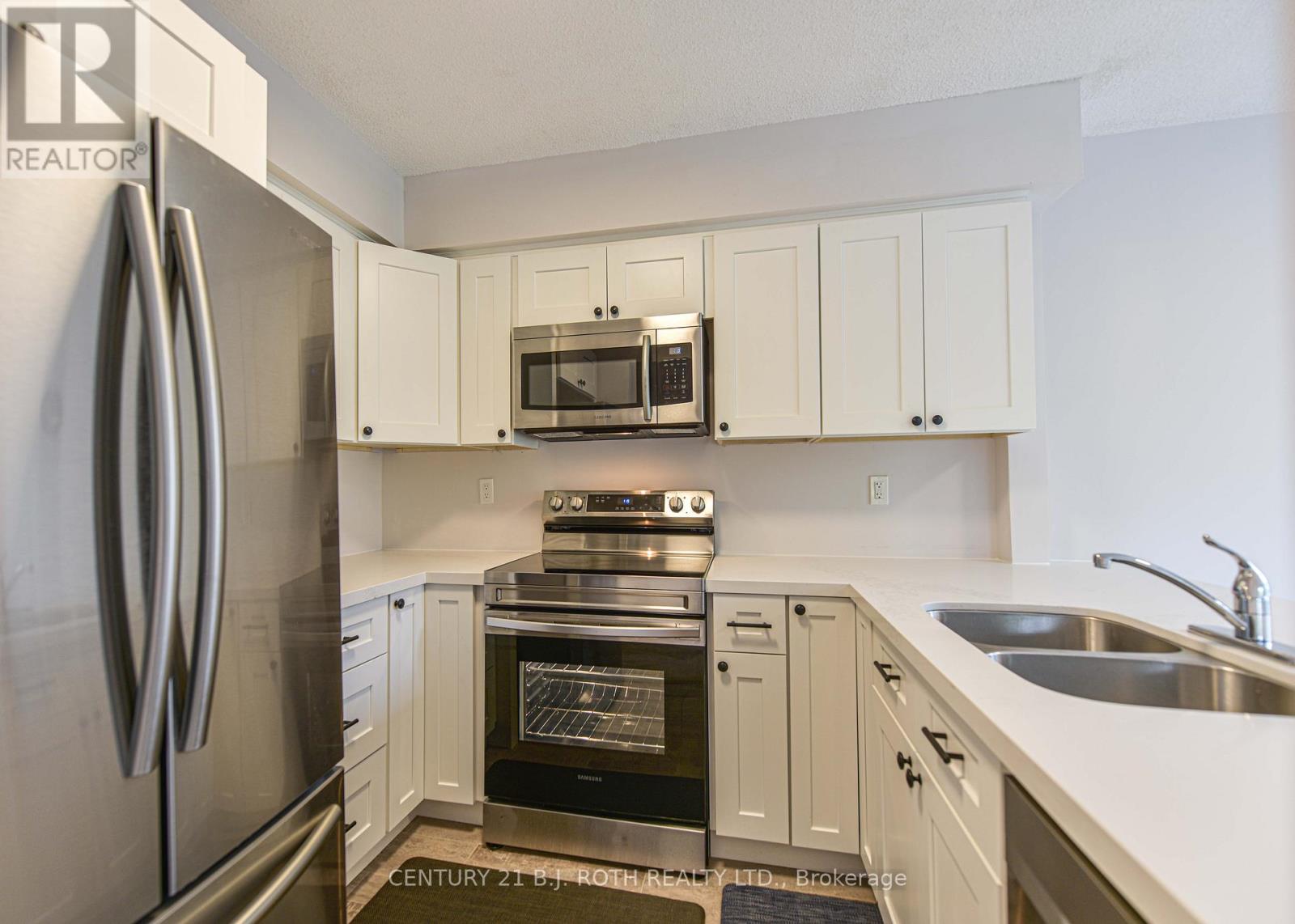 Photo 9 of 302 125 Bond Street, Orillia ON