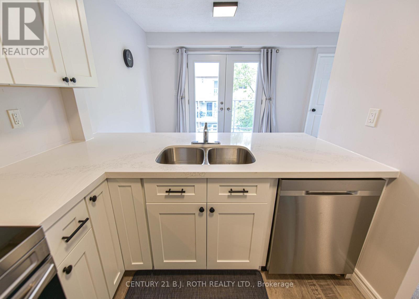 Photo 19 of 302 125 Bond Street, Orillia ON