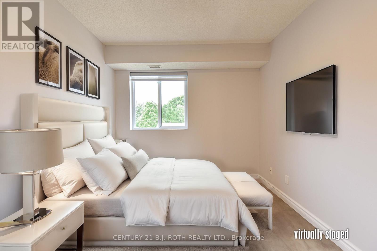 Photo 16 of 302 125 Bond Street, Orillia ON