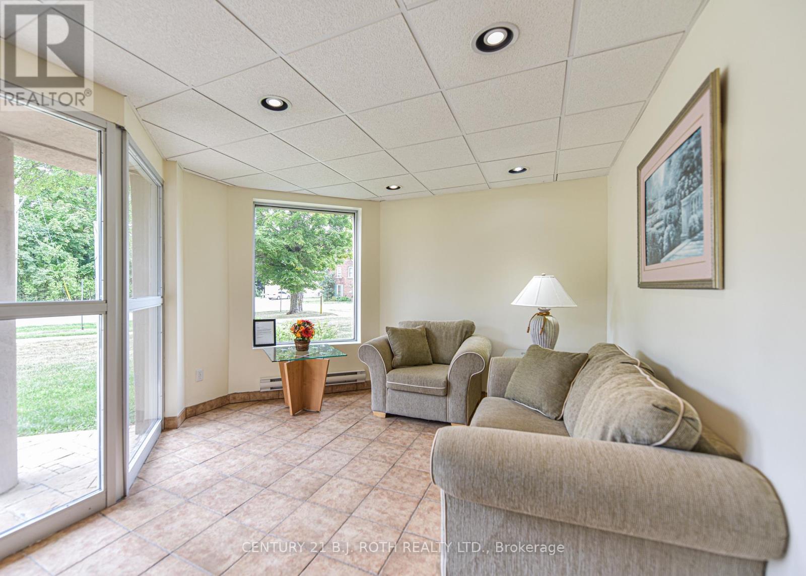 Photo 4 of 302 125 Bond Street, Orillia ON